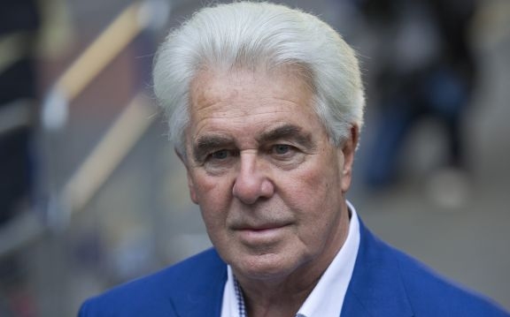 Meghalt Max Clifford, a szexuális bűncselekményekért elítélt egykori PR-guru